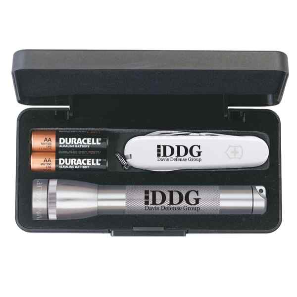 Mini Maglite® With Large Victorinox® Swiss Army Knife